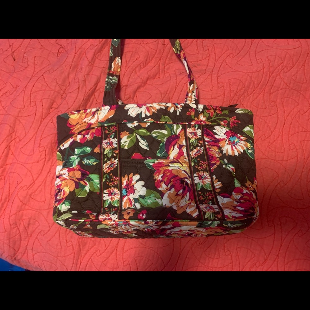 Vera Bradley purse. Medium size with multiple pockets